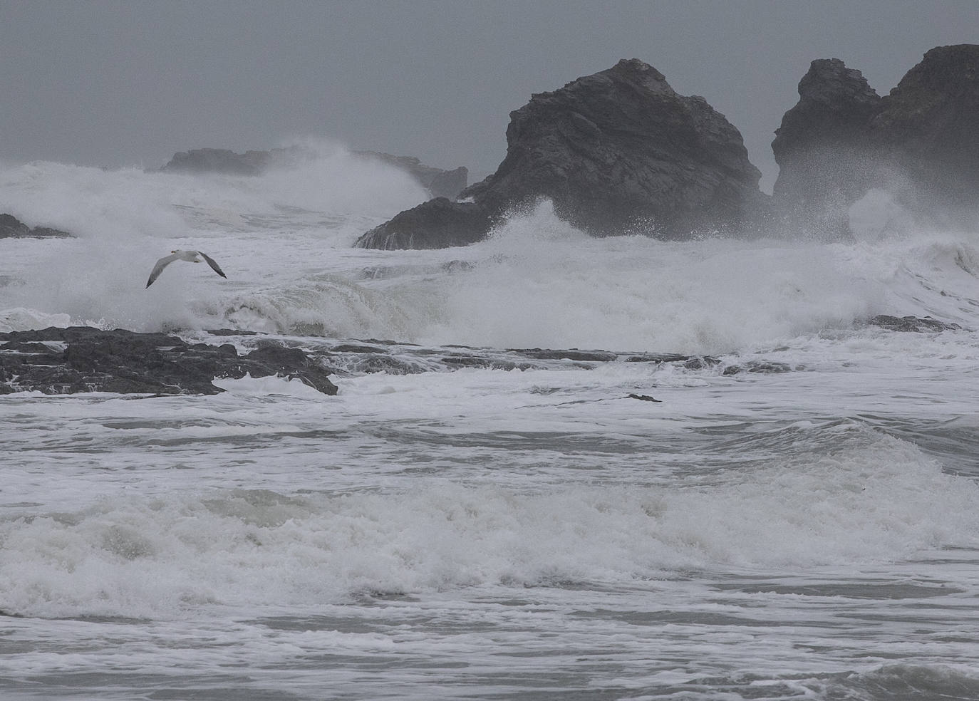 Fotos: El temporal causa daños graves en el paseo marítimo de Cabo de Palos