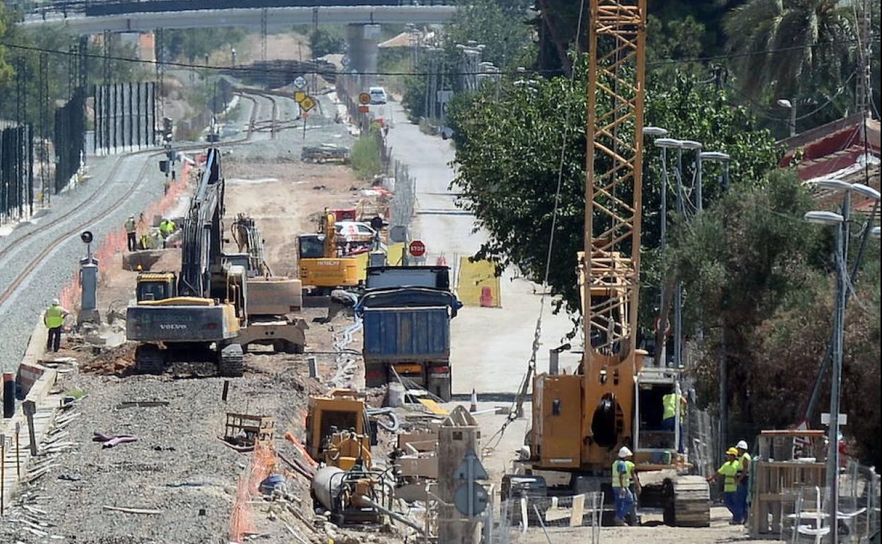 Obras del AVE a su paso por la ciudad de Murcia.