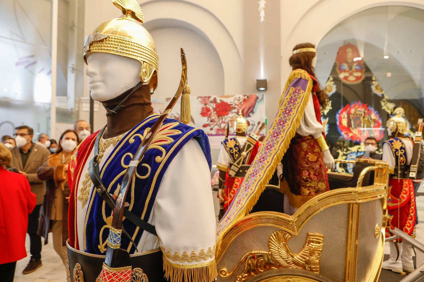 Fotos: Judit lidera los estrenos del Paso Blanco en la Semana Santa de Lorca