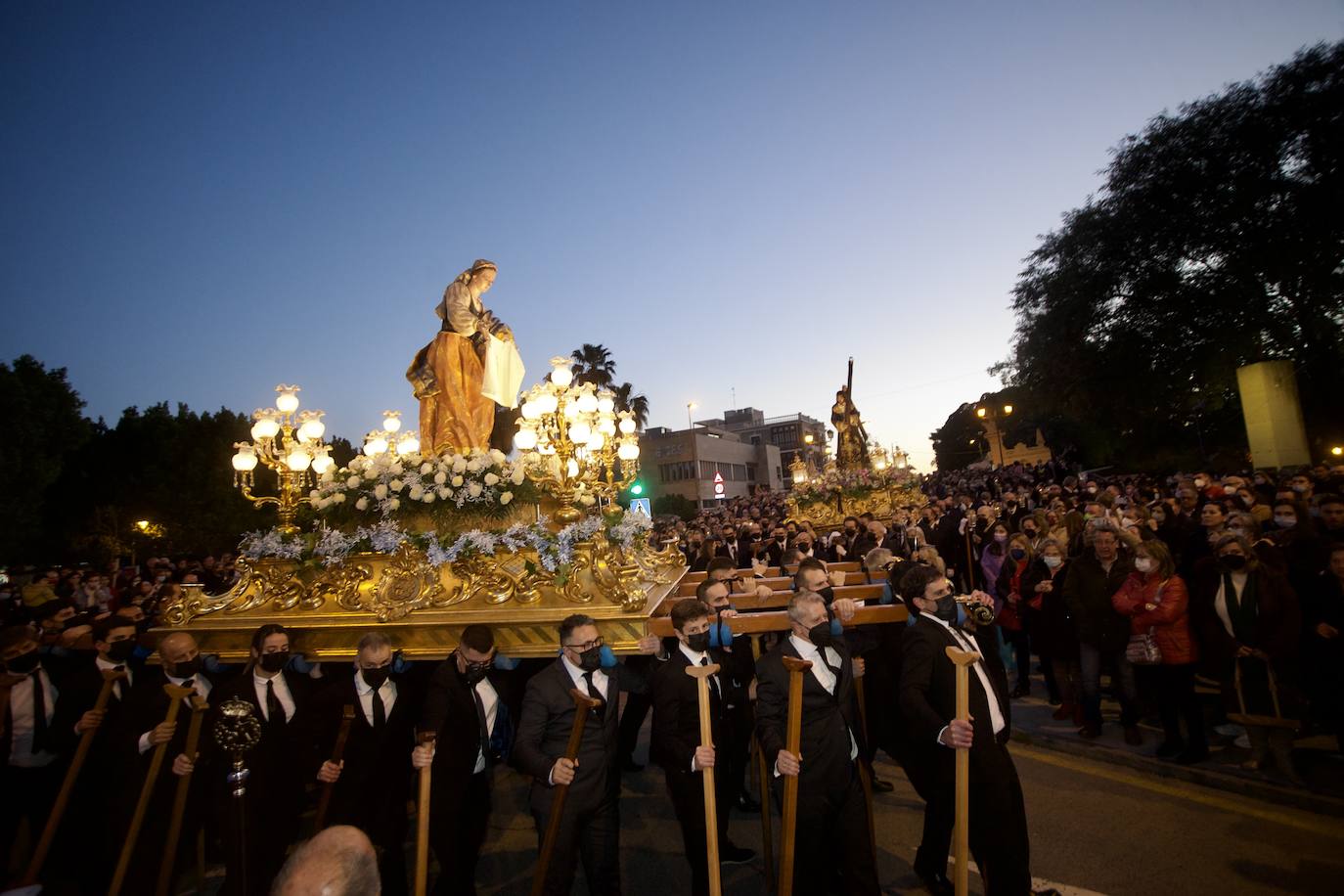 Fotos: La Verónica, en su 25 aniversario, acompaña al Jesús del Gran Poder