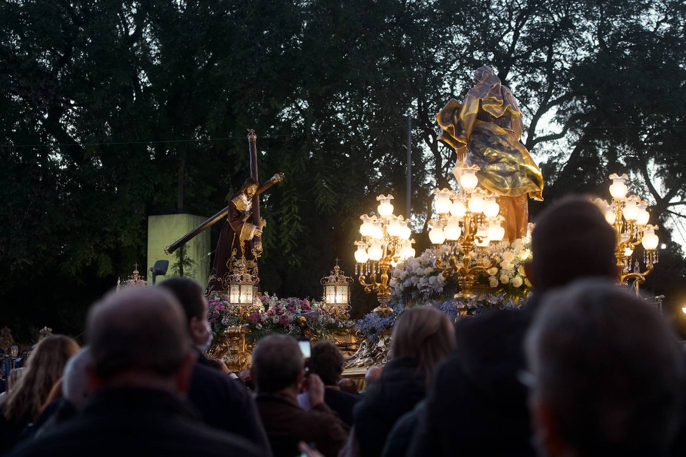 Fotos: La Verónica, en su 25 aniversario, acompaña al Jesús del Gran Poder