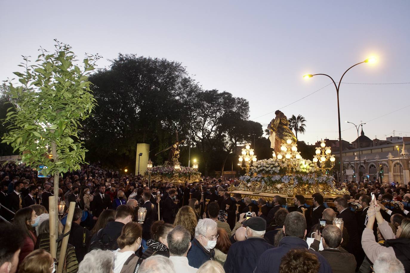 Fotos: La Verónica, en su 25 aniversario, acompaña al Jesús del Gran Poder