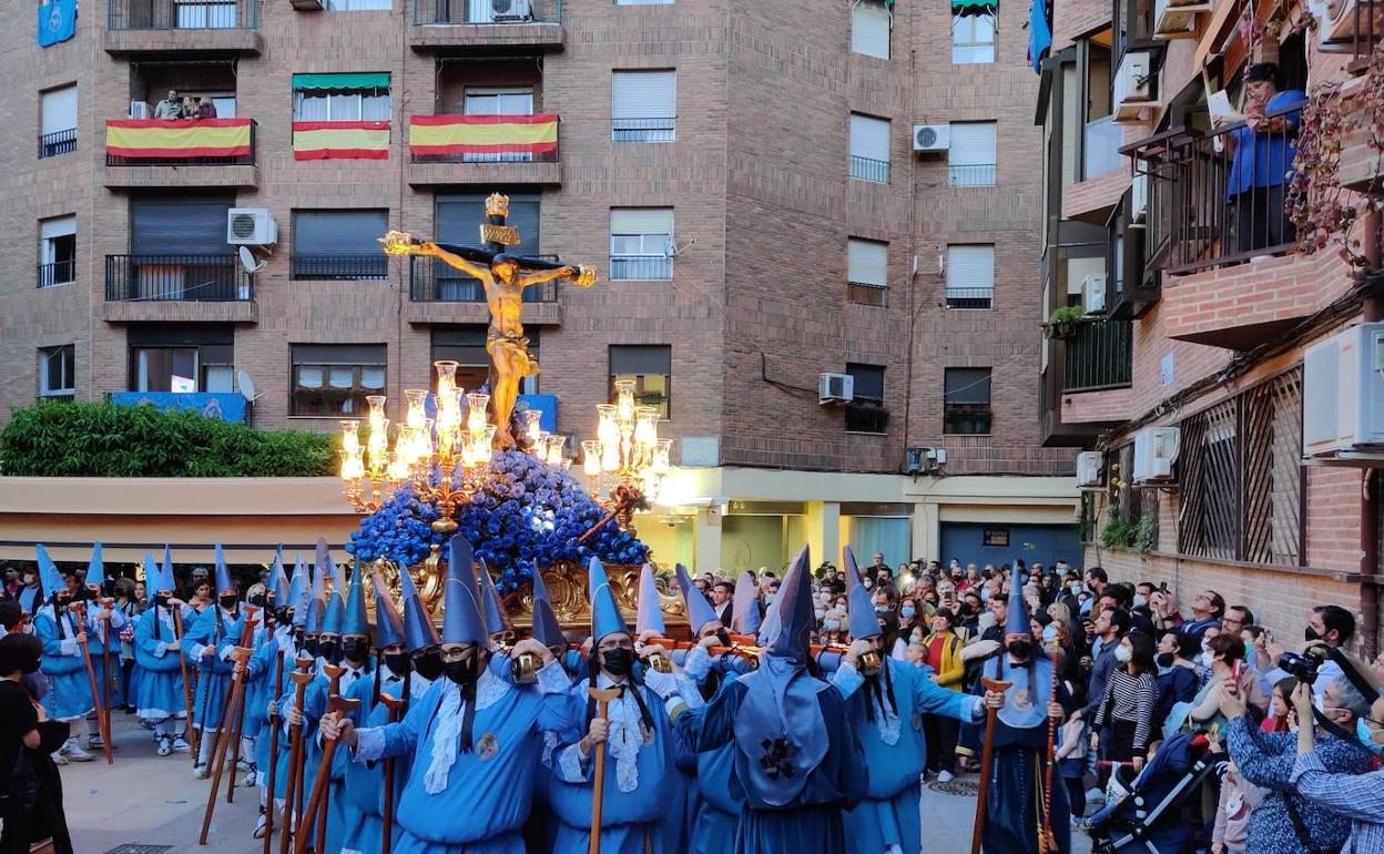 La procesión del Cristo del Amparo salió por las calles de Murcia después de dos años.