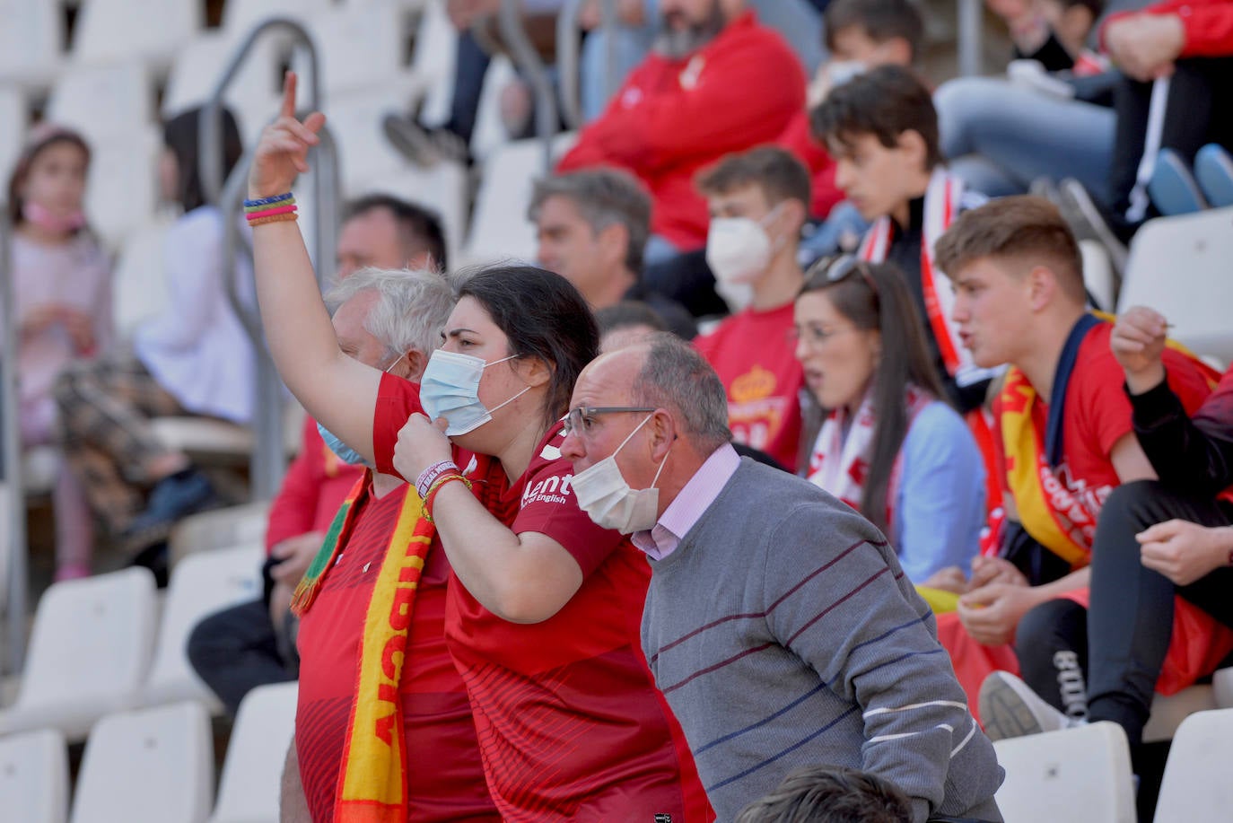 Fotos: Búscate en el Enrique Roca en el empate del Real Murcia frente al Hércules