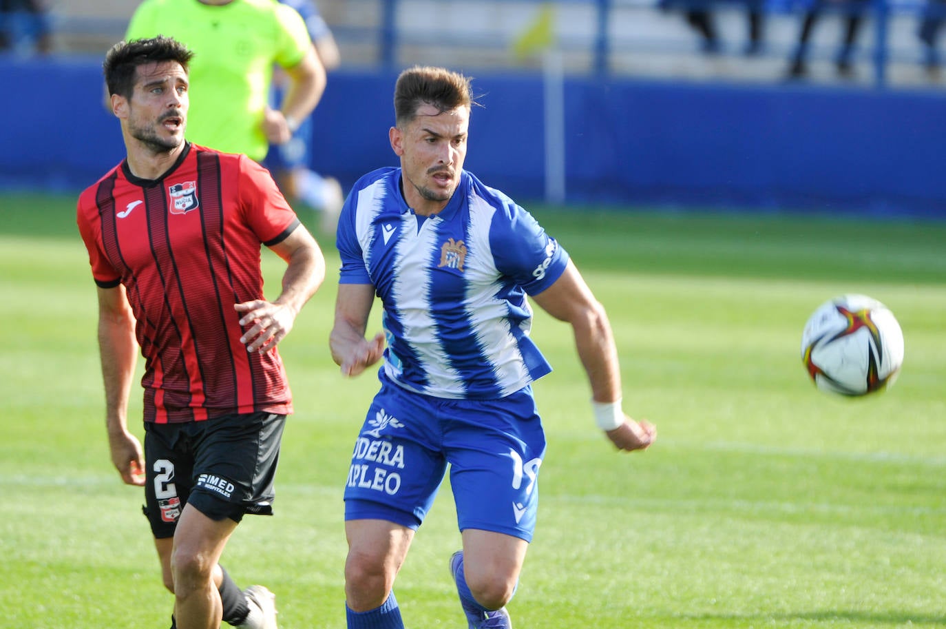 Fotos: El Águilas sale del infierno (Águilas 2, La Nucía 0)