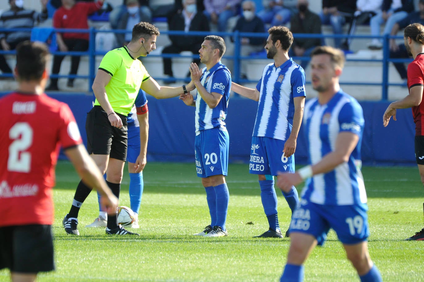 Fotos: El Águilas sale del infierno (Águilas 2, La Nucía 0)