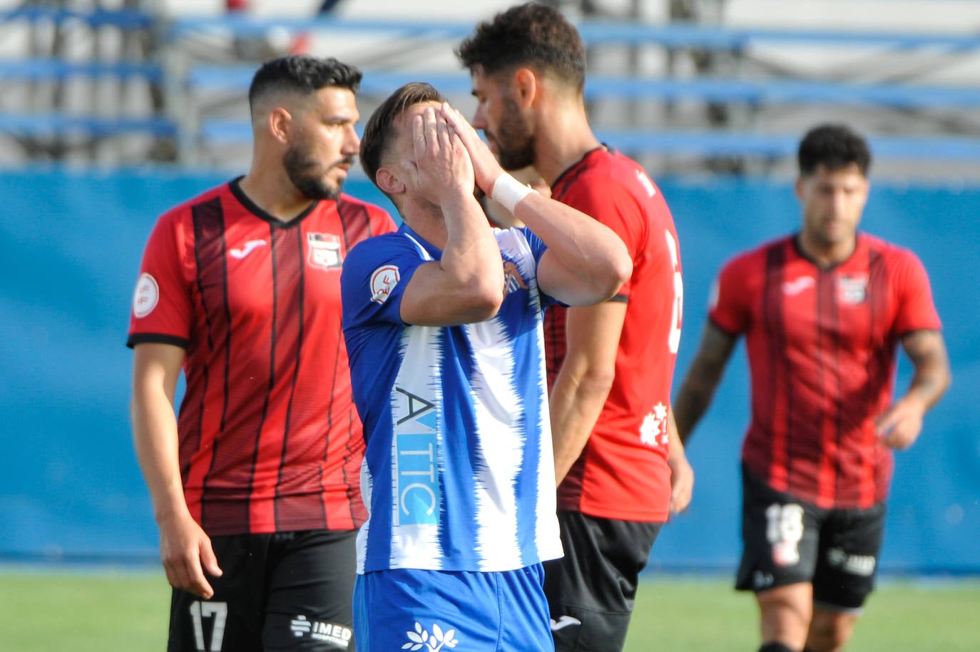 Fotos: El Águilas sale del infierno (Águilas 2, La Nucía 0)