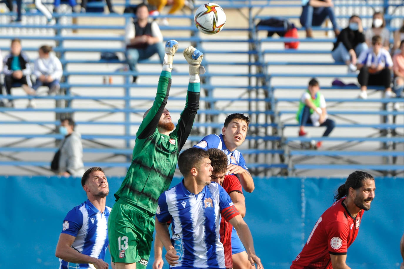 Fotos: El Águilas sale del infierno (Águilas 2, La Nucía 0)