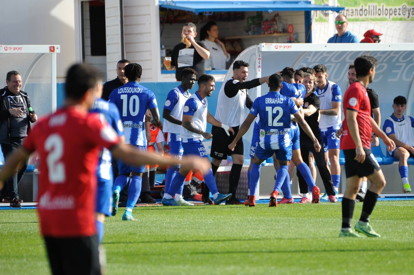 Fotos: El Águilas sale del infierno (Águilas 2, La Nucía 0)