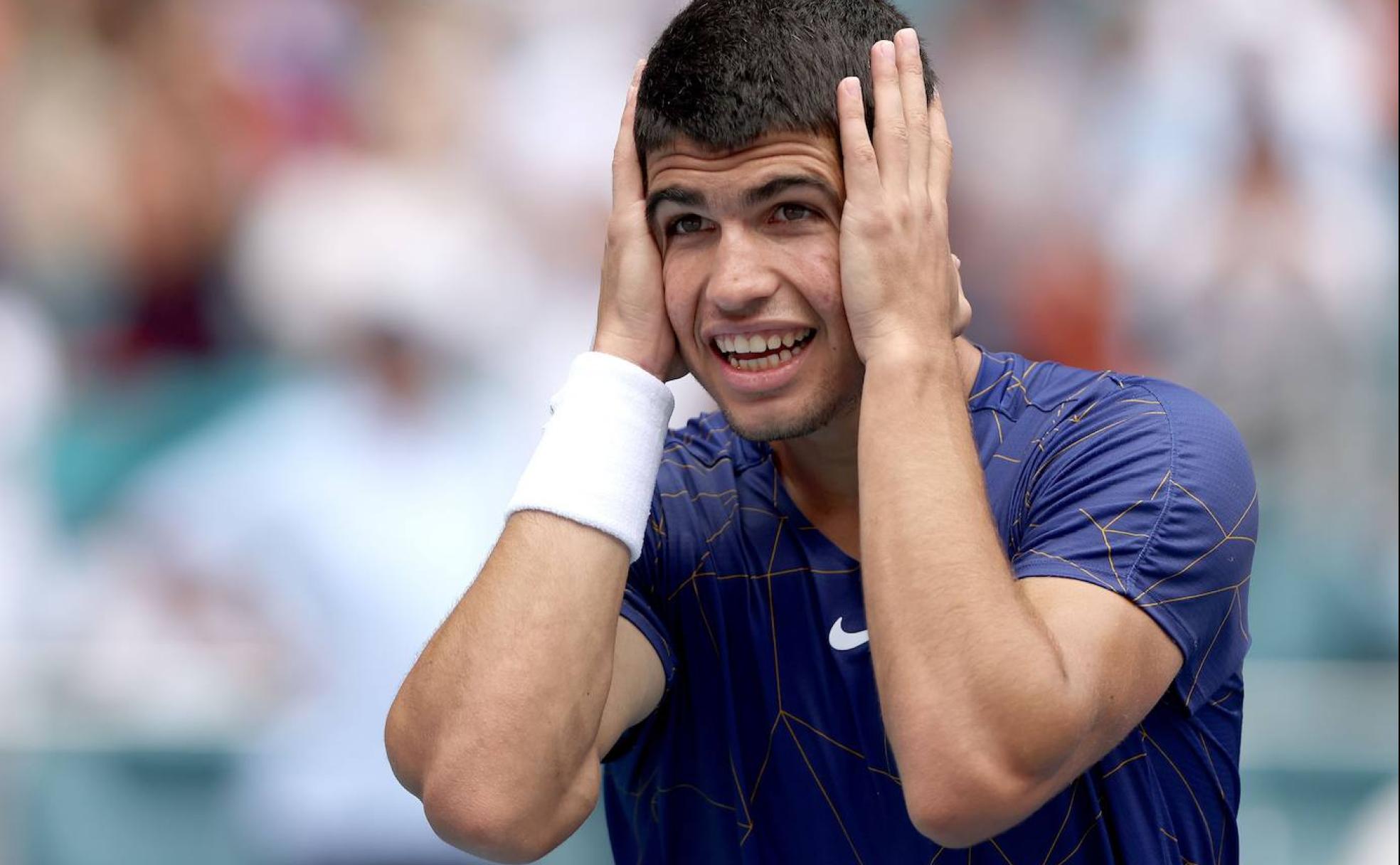 Carlos Alcaraz celebra su victoria en Miami. 