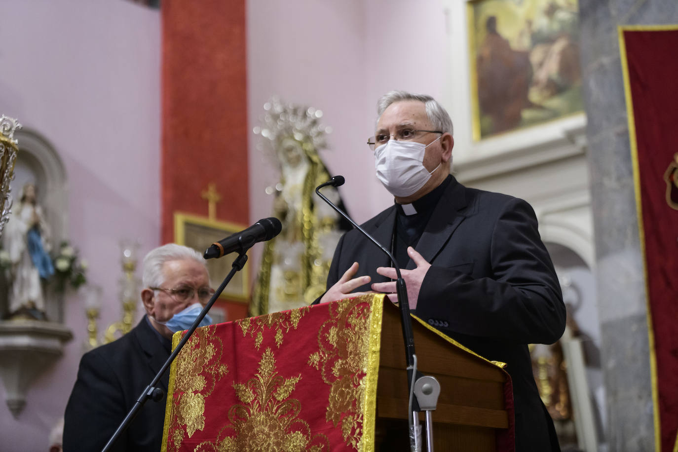 Fotos: Descendimiento del Cristo del Perdón en la iglesia de San Antolín de Murcia