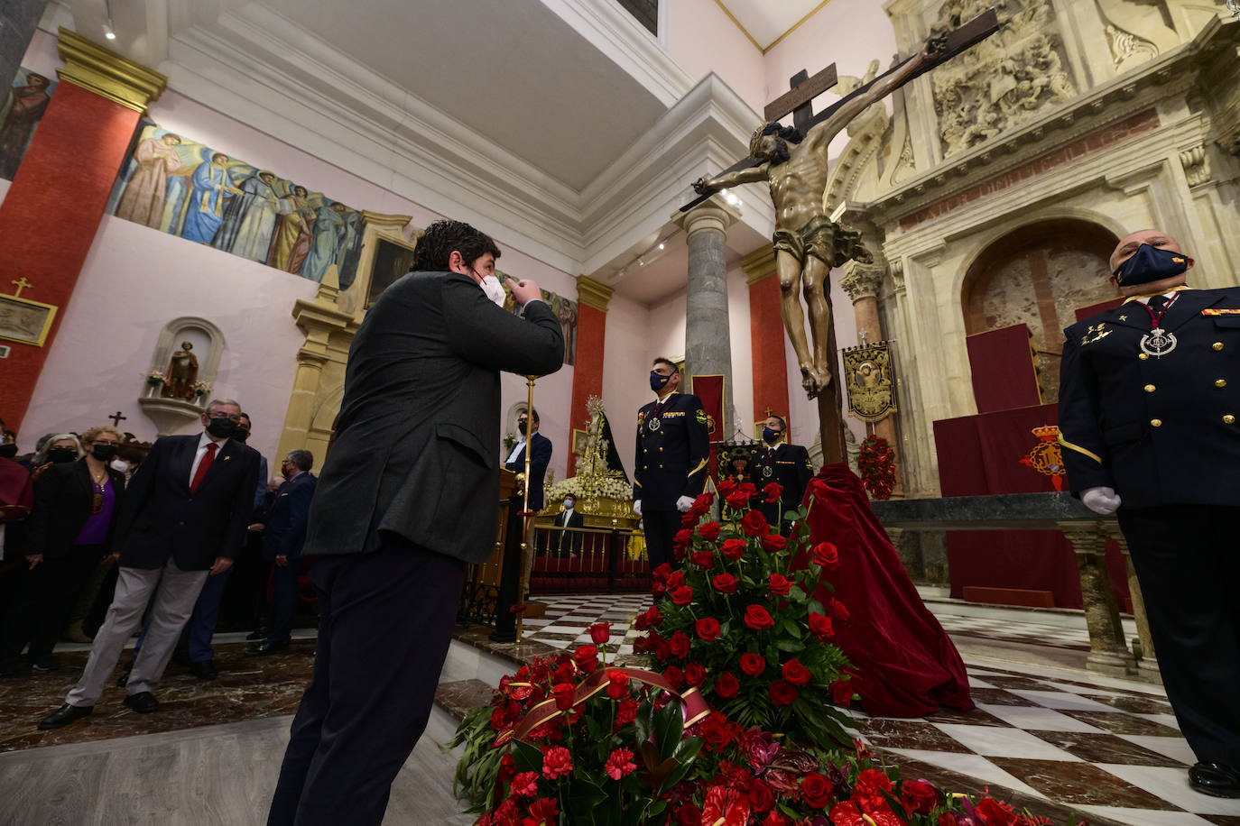 Fotos: Descendimiento del Cristo del Perdón en la iglesia de San Antolín de Murcia