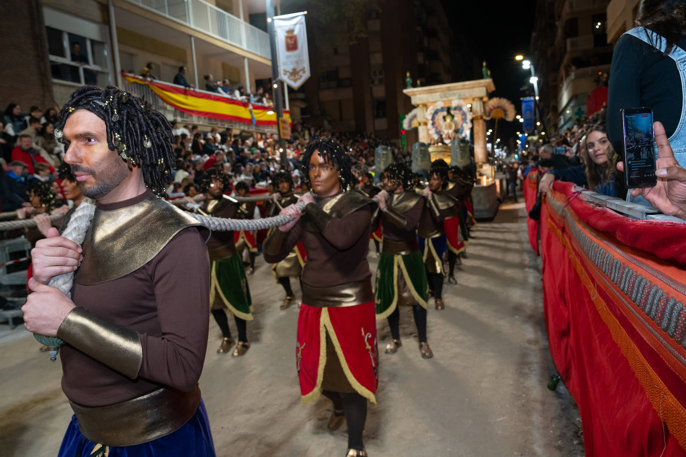 Fotos: El pueblo hebreo llena de júbilo la carrera en la noche del Domingo de Ramos en Lorca