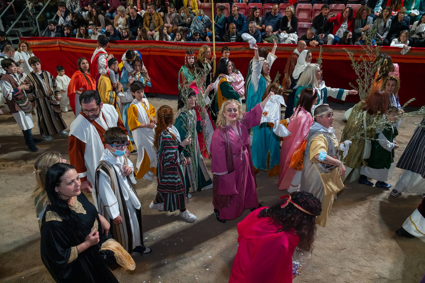 Fotos: El pueblo hebreo llena de júbilo la carrera en la noche del Domingo de Ramos en Lorca