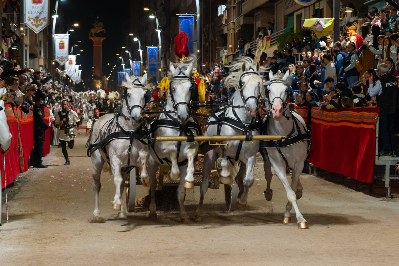 Fotos: El pueblo hebreo llena de júbilo la carrera en la noche del Domingo de Ramos en Lorca