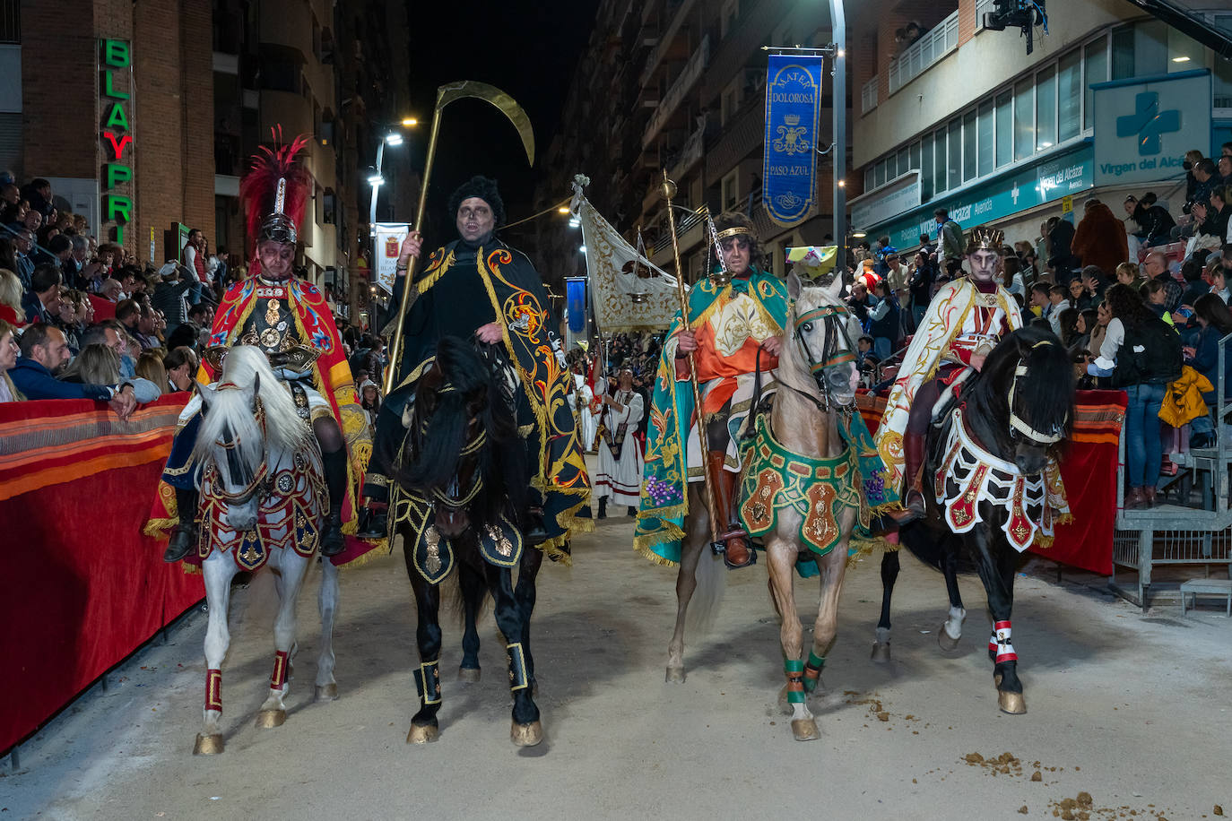 Fotos: El pueblo hebreo llena de júbilo la carrera en la noche del Domingo de Ramos en Lorca