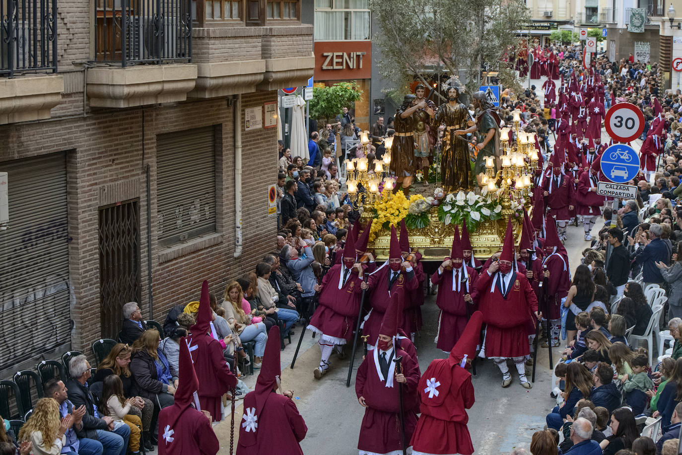 Fotos: El Perdón recorre las calles de Murcia en la procesión del Lunes Santo