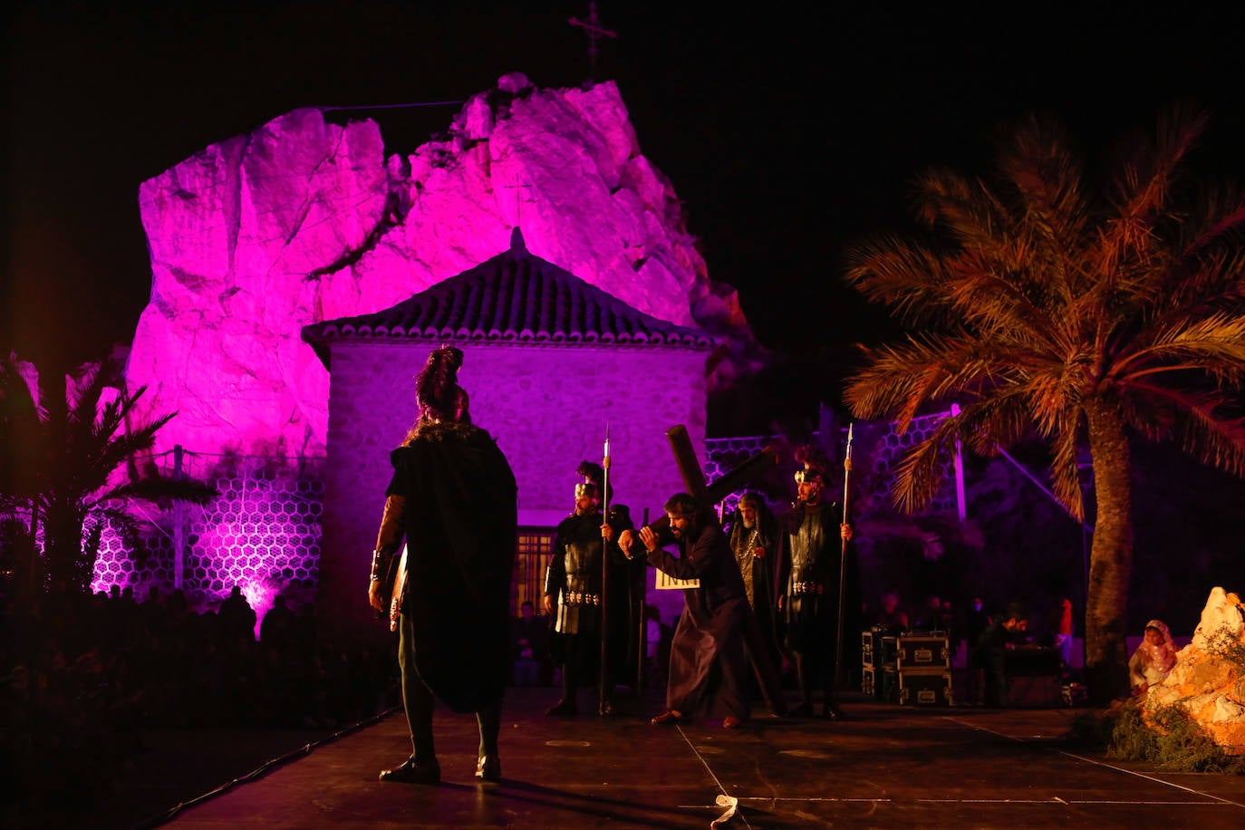 Fotos: Las imágenes del vía crucis del Lunes Santo en Lorca