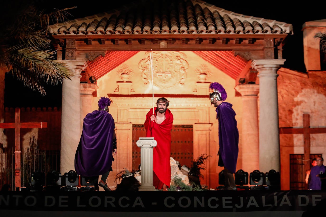 Fotos: Las imágenes del vía crucis del Lunes Santo en Lorca