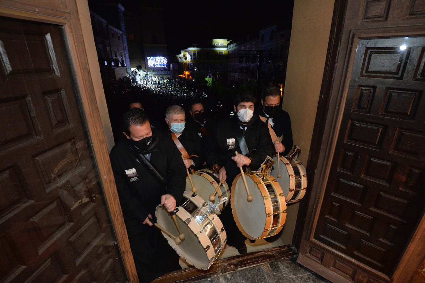 Fotos: La tamborada puede con la lluvia en Mula