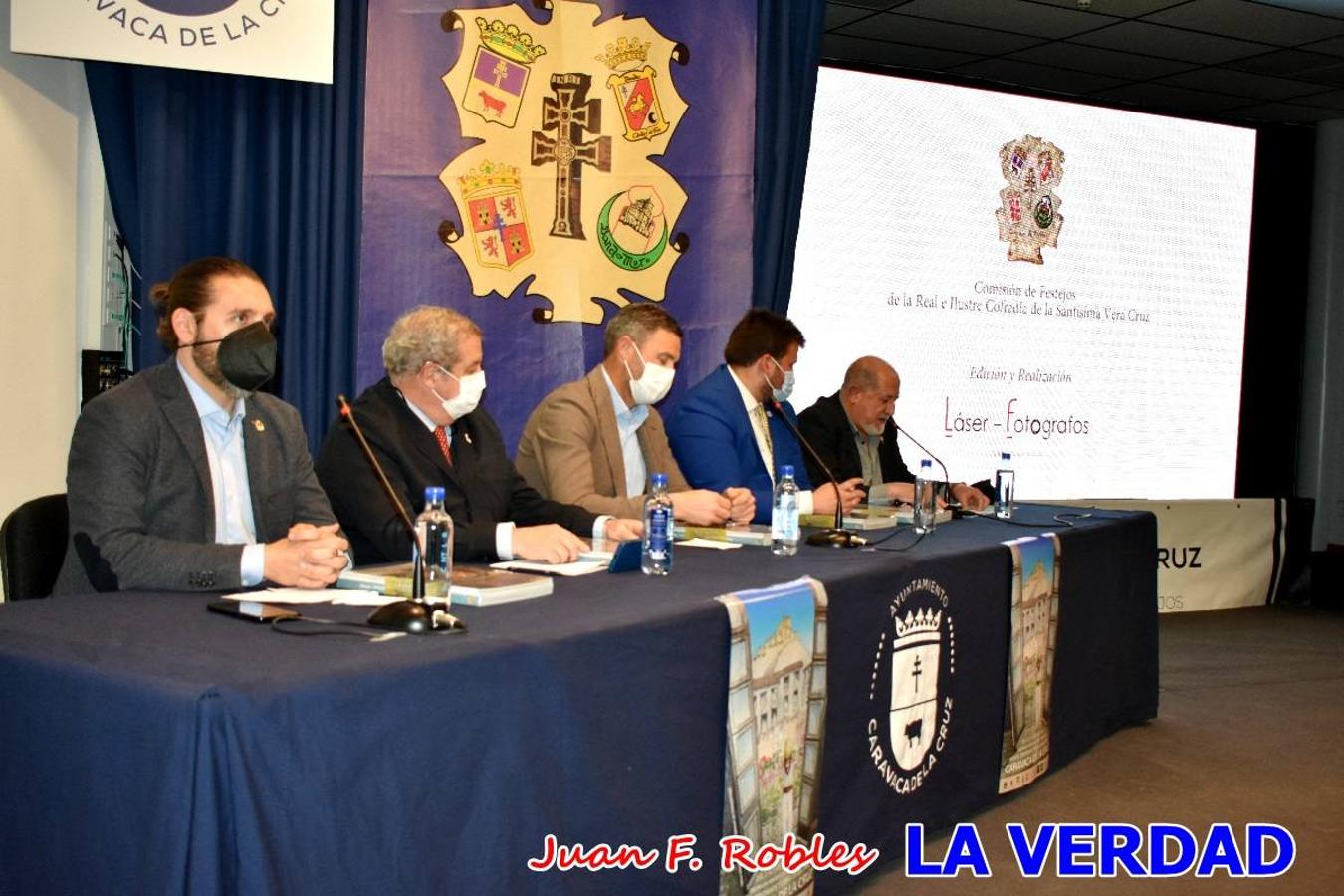 La Casa de Cultura «Emilio Sáez» de Caravaca de la Cruz acogió anoche la presentación de la Revista de Fiestas 2022, que ha sido diseñada por Láser-Fotógrafos. 