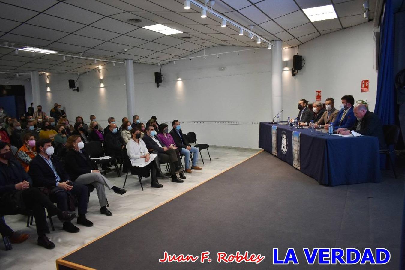 La Casa de Cultura «Emilio Sáez» de Caravaca de la Cruz acogió anoche la presentación de la Revista de Fiestas 2022, que ha sido diseñada por Láser-Fotógrafos. 