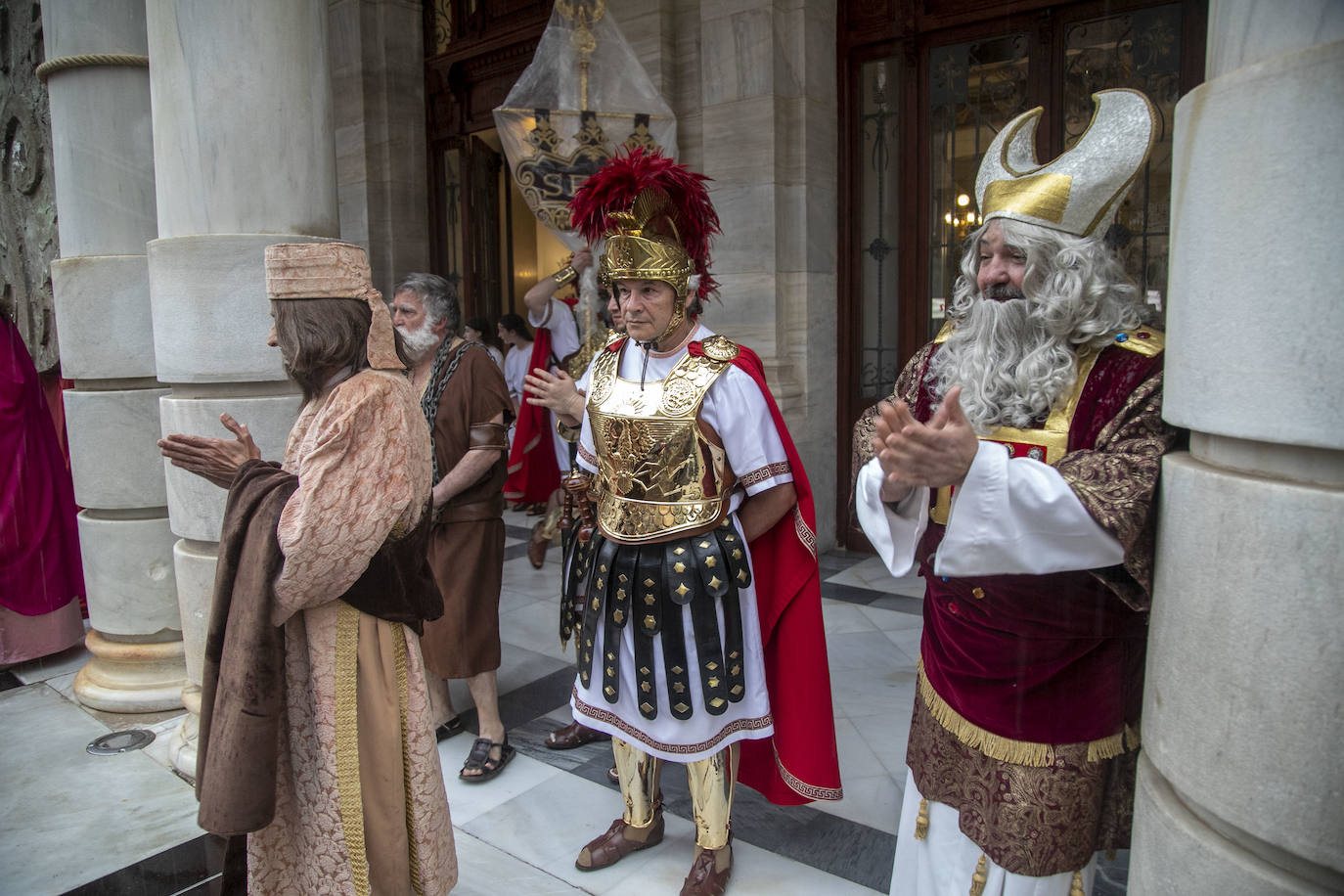 Fotos: Un aguacero obliga a suspender el Lavatorio en Cartagena
