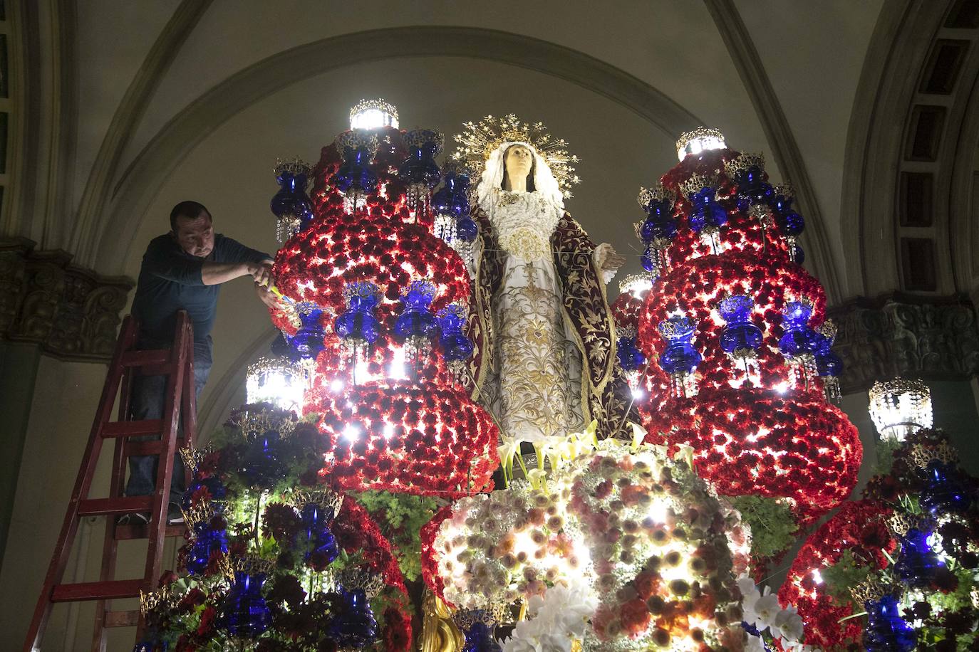 Fotos: Salve al Primer Dolor, único consuelo para los californios