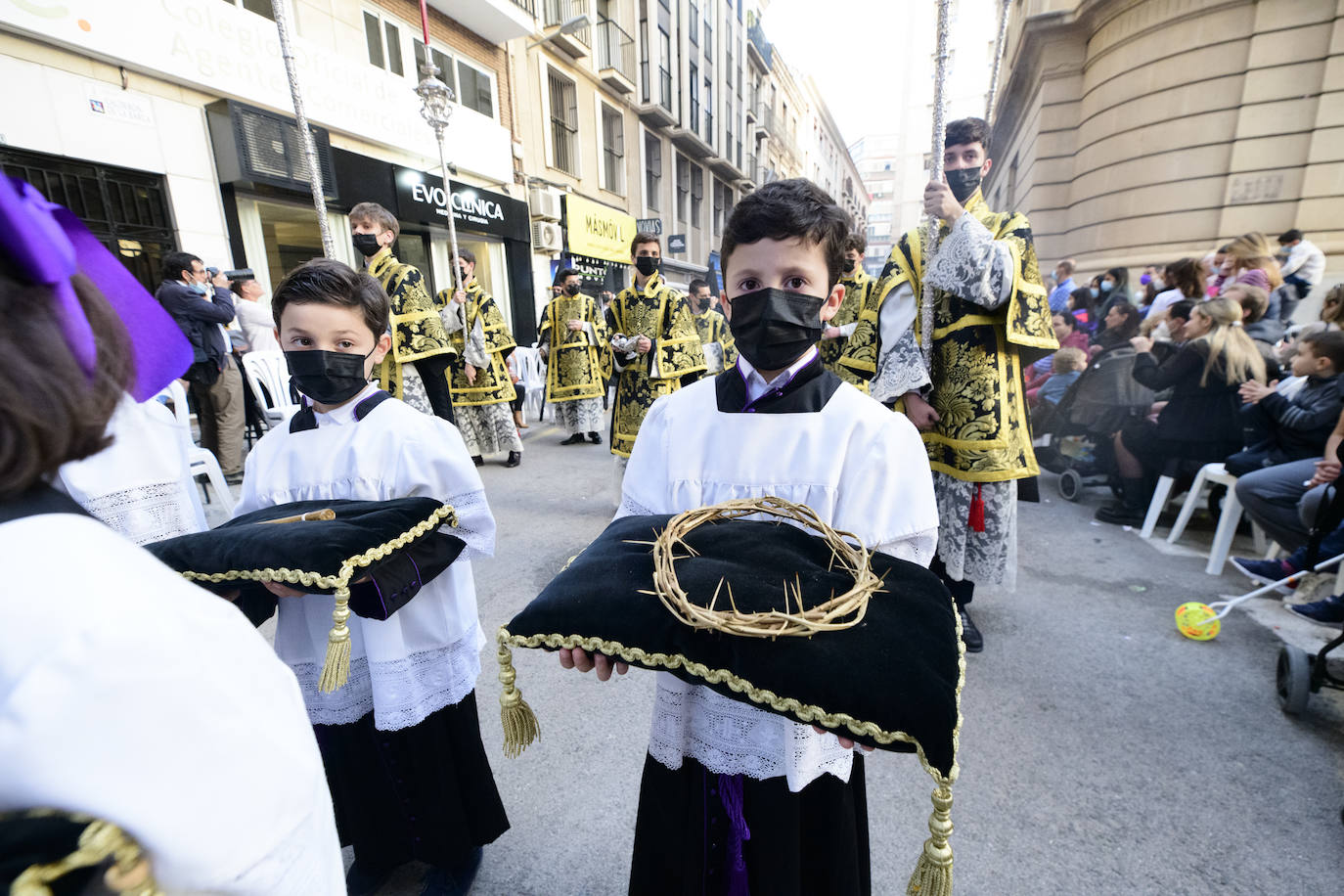 Fotos: Las cofradías de Servitas, el Santo Sepulcro y la Misericordia cierra el Viernes Santo