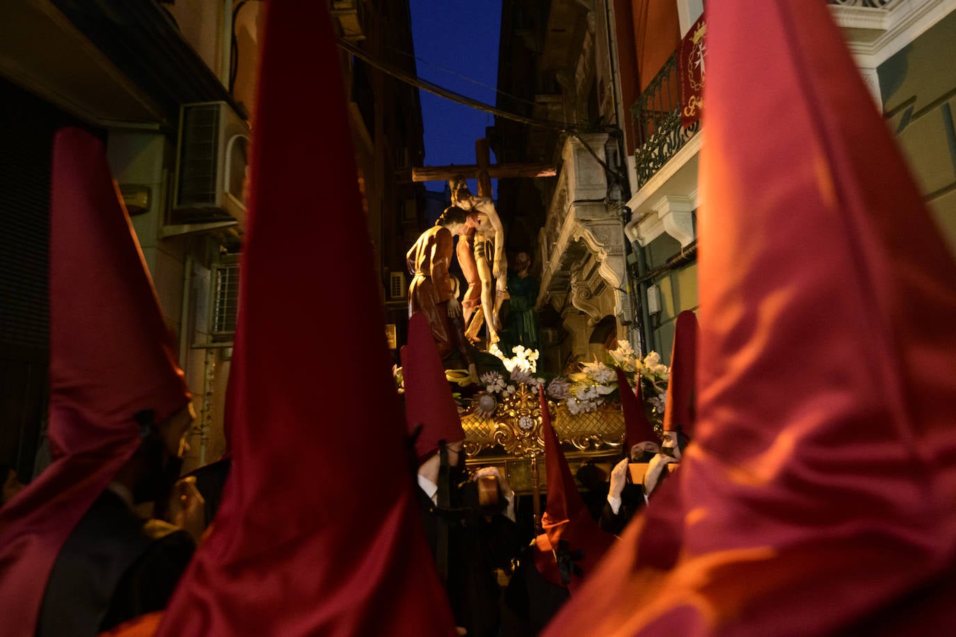 Fotos: Las cofradías de Servitas, el Santo Sepulcro y la Misericordia cierra el Viernes Santo