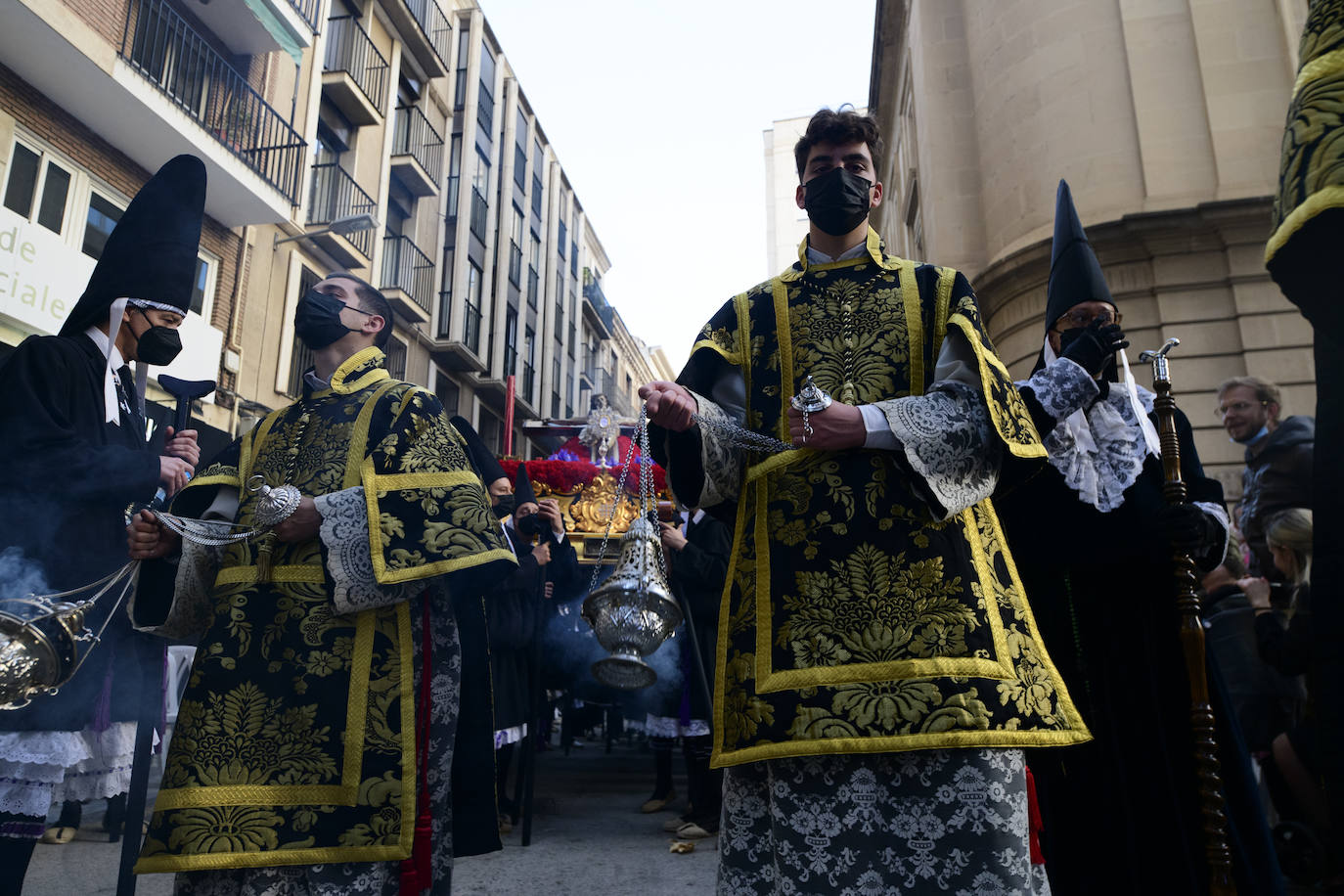 Fotos: Las cofradías de Servitas, el Santo Sepulcro y la Misericordia cierra el Viernes Santo