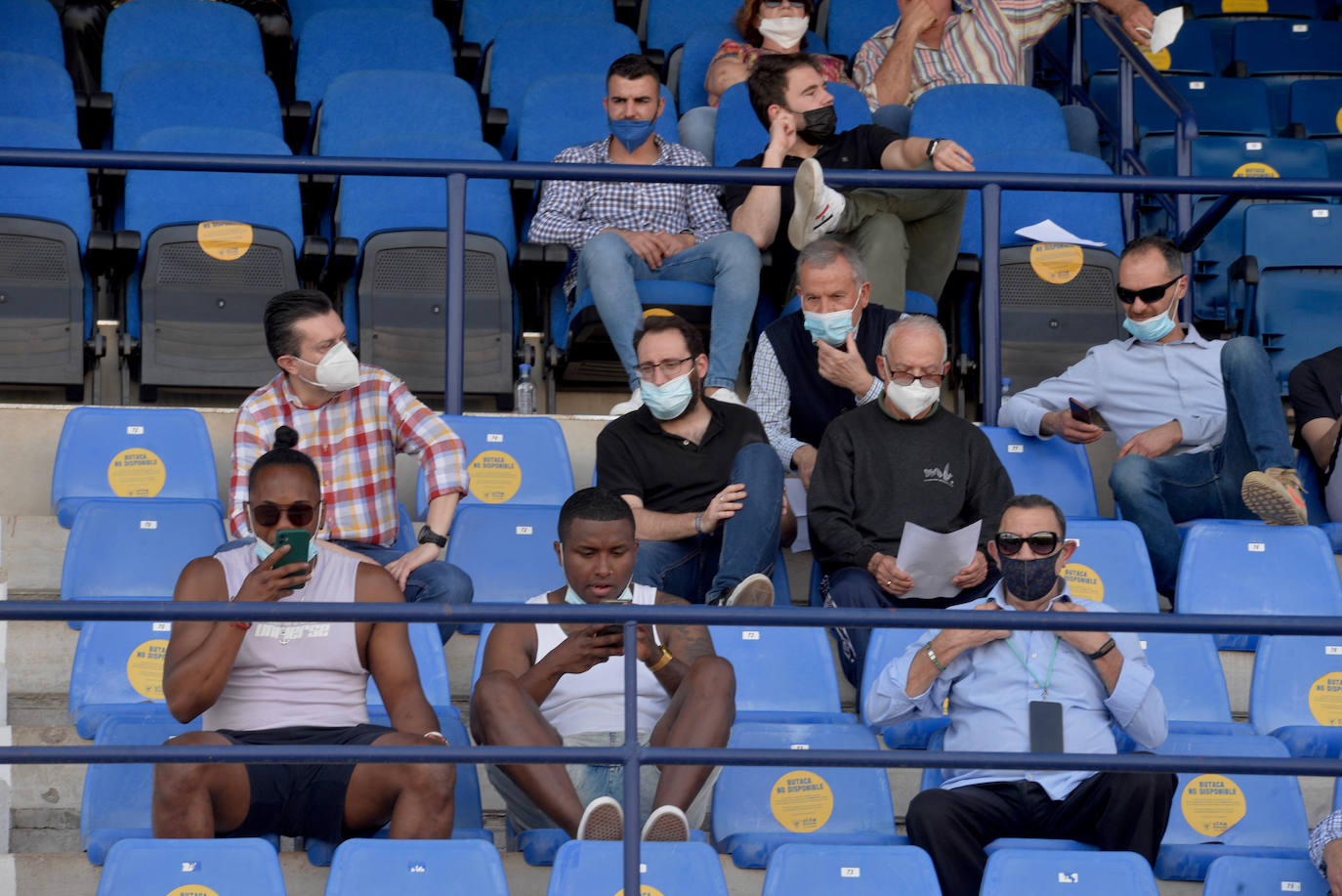 Fotos: Búscate en las gradas de La Condomina en el partido frente al Nástic