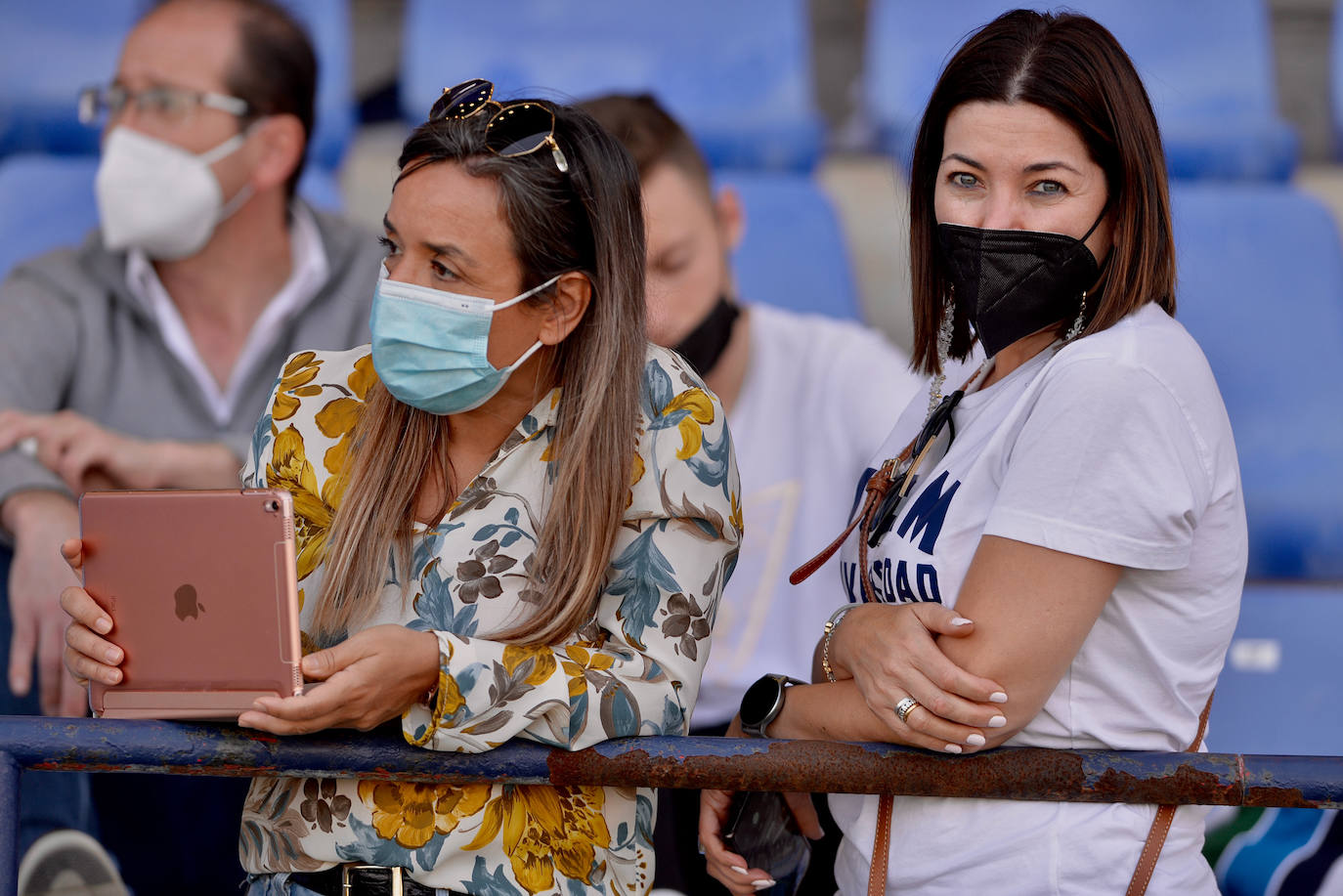 Fotos: Búscate en las gradas de La Condomina en el partido frente al Nástic
