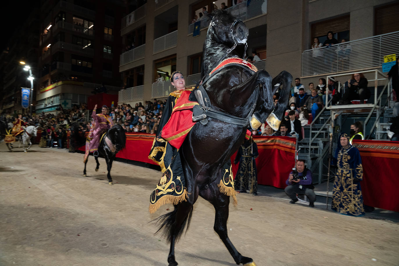 Fotos: Desfile bíblico-pasional del Viernes Santo en Lorca