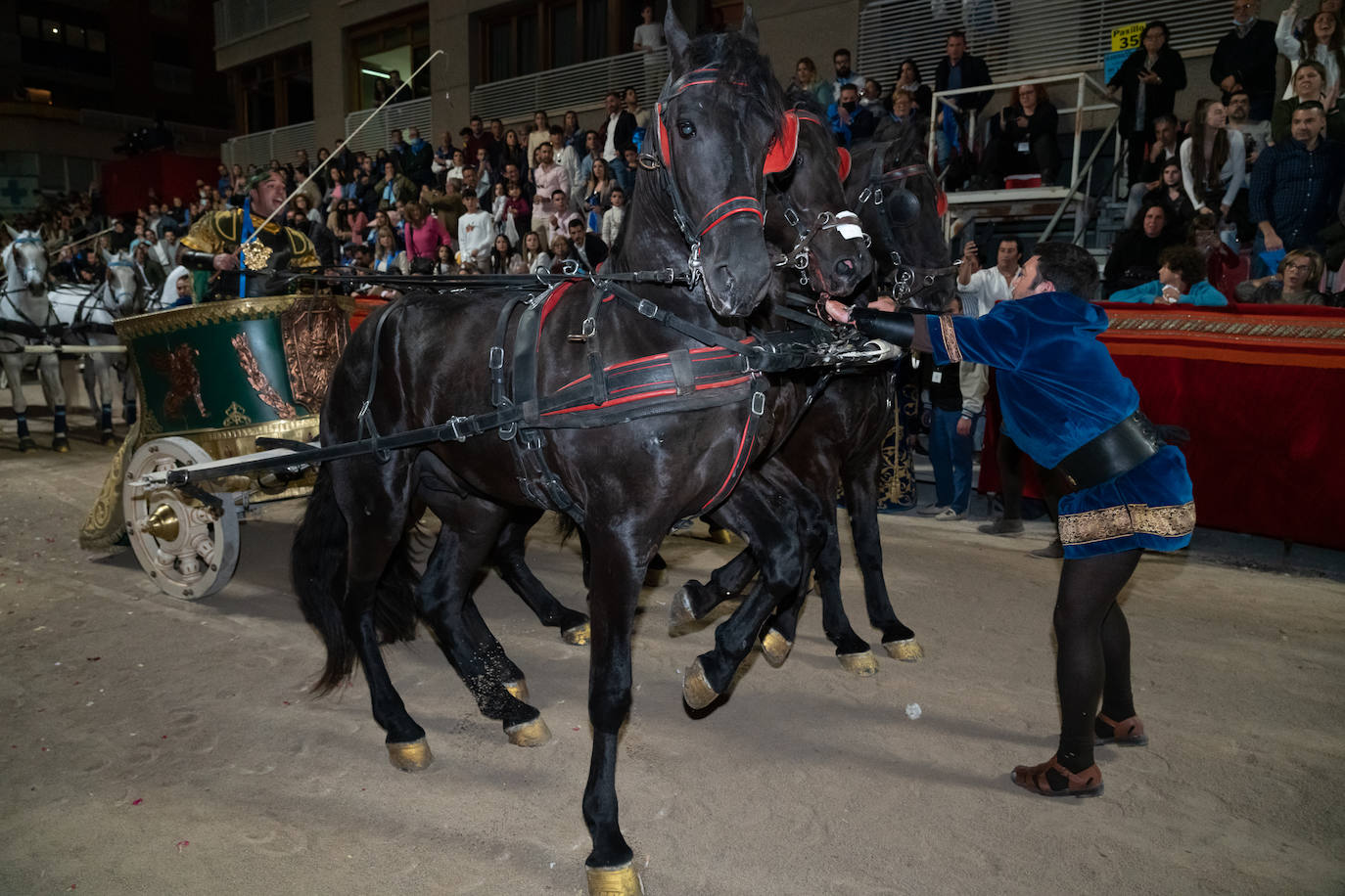 Fotos: Desfile bíblico-pasional del Viernes Santo en Lorca