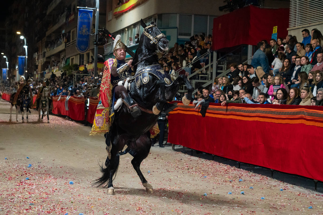 Fotos: Desfile bíblico-pasional del Viernes Santo en Lorca