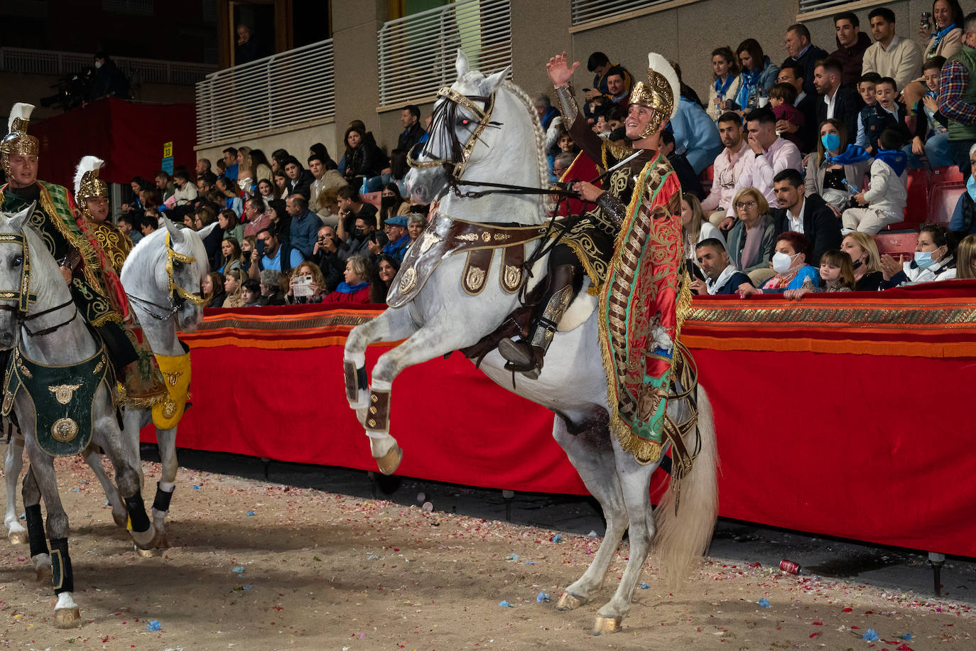 Fotos: Desfile bíblico-pasional del Viernes Santo en Lorca