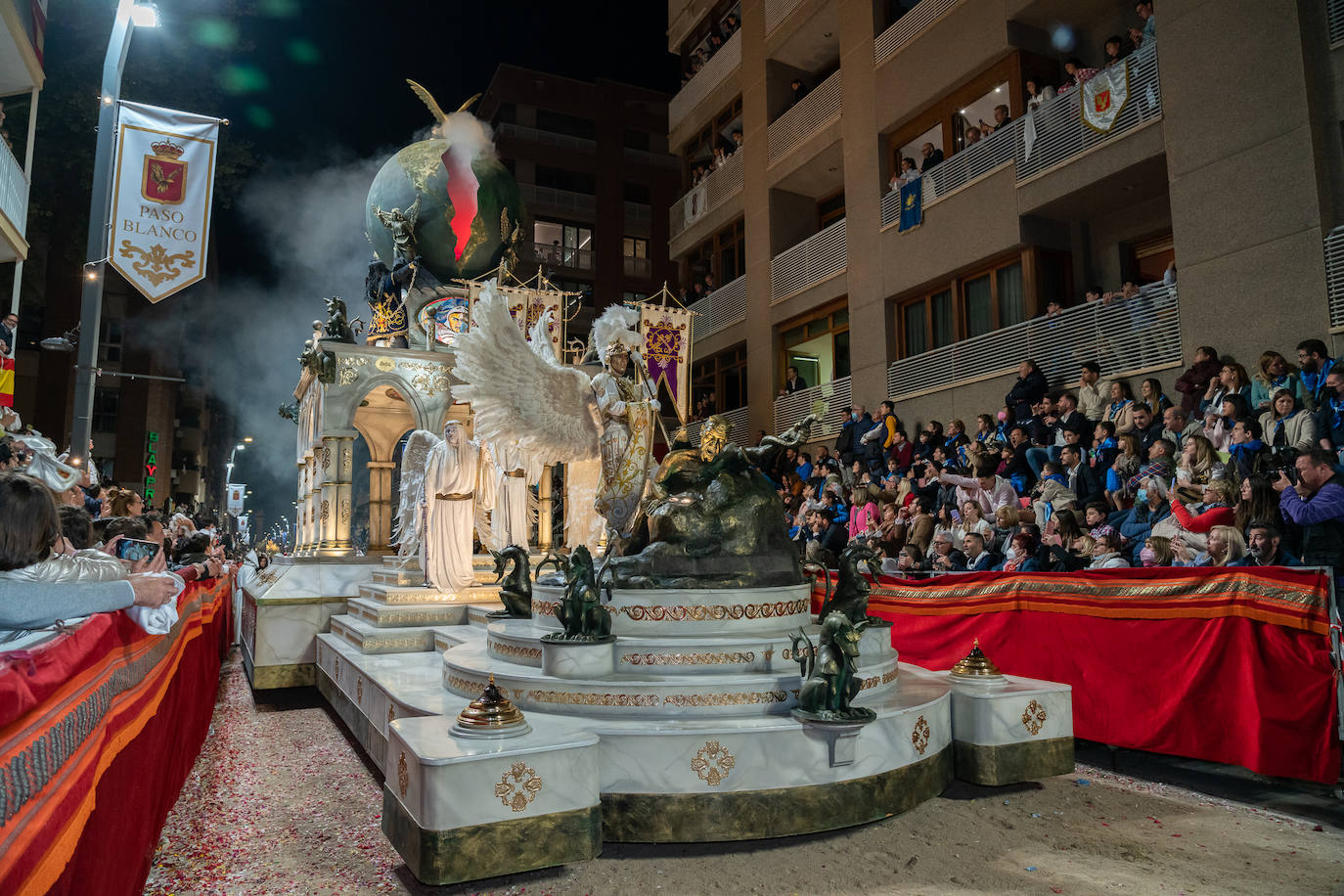 Fotos: Desfile bíblico-pasional del Viernes Santo en Lorca