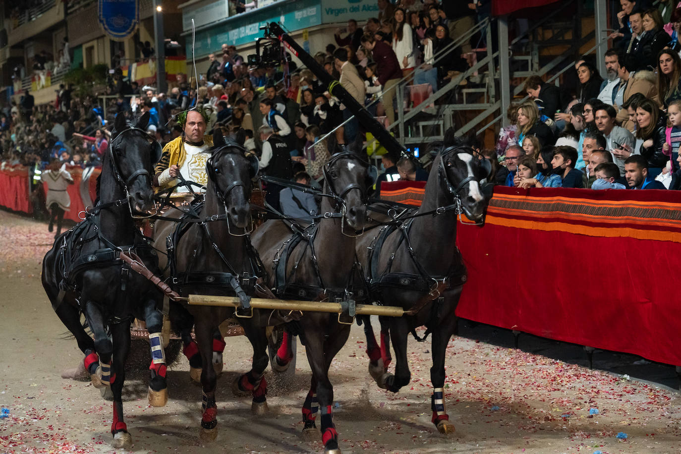 Fotos: Desfile bíblico-pasional del Viernes Santo en Lorca