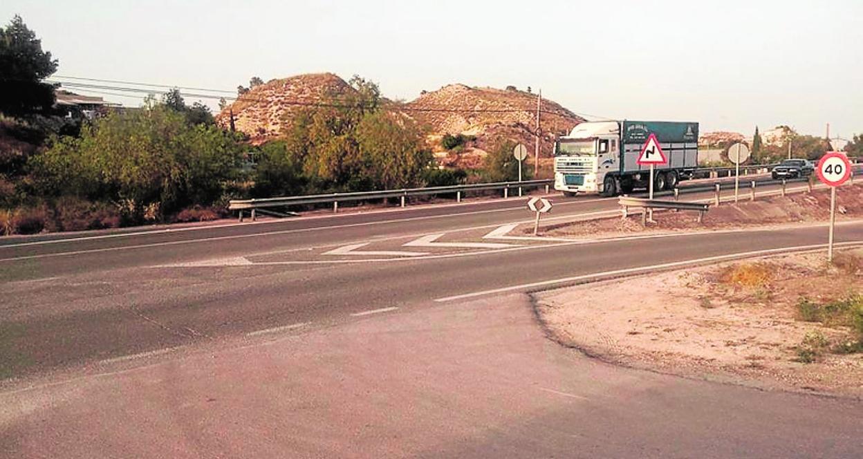 Uno de los tramos de la carretera afectados por las deficiencias. 