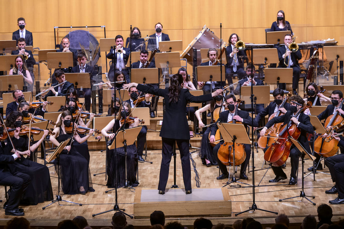Fotos: Gran ovación a la Orquesta de Jovénes de la Región al interpretar &#039;La gran puerta de Kiev&#039;