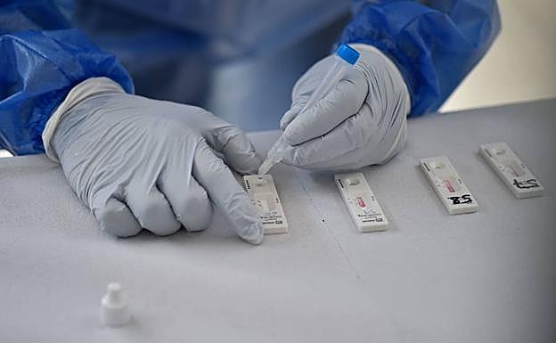 La Comunidad registra menos de 100 nuevos casos de Covid pero aumenta la ocupación hospitalaria