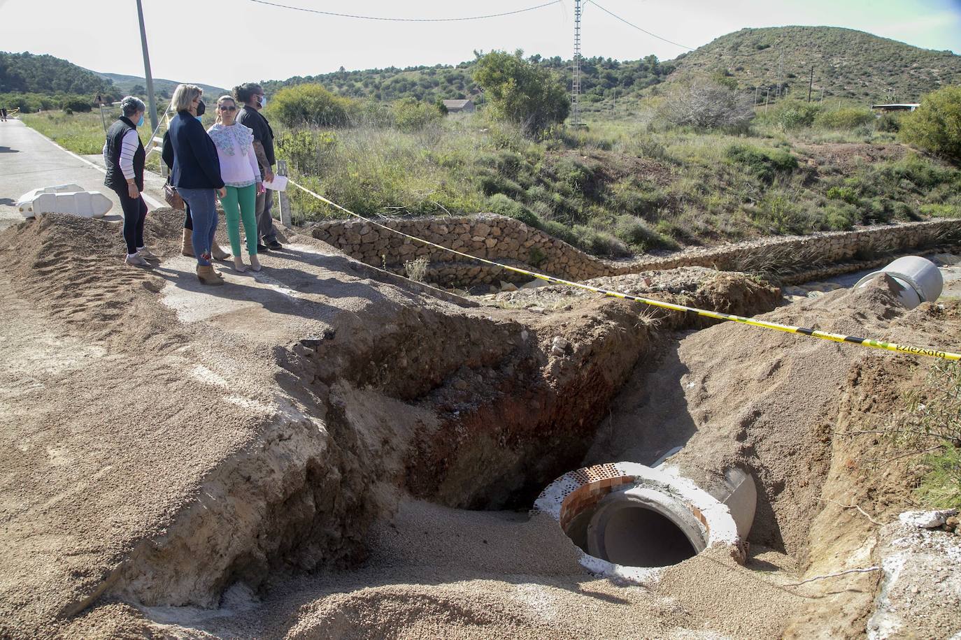 Fotos: Comunidad y Adif frenan en el Llano del Beal la eliminación de los vertidos mineros