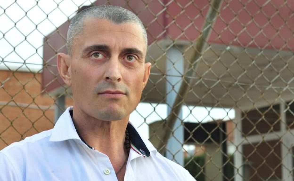 Hristo I., a su salida de la prisión de Sangonera. 