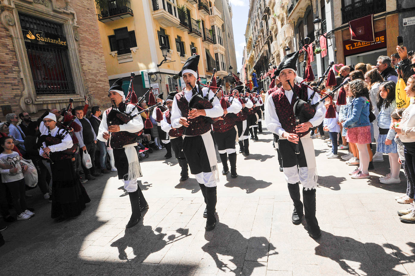 Fotos: El pasacalles de los grupos sardineros, en imágenes