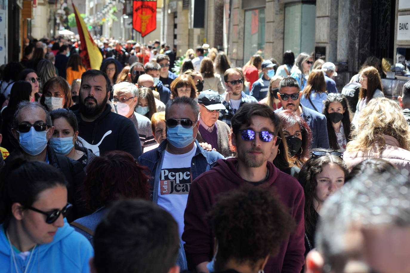 Fotos: El pasacalles de los grupos sardineros, en imágenes