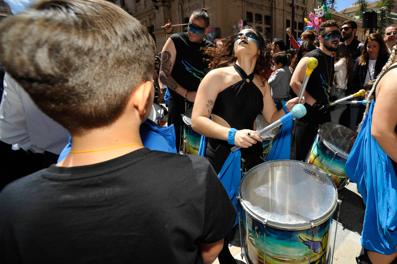 Fotos: El pasacalles de los grupos sardineros, en imágenes