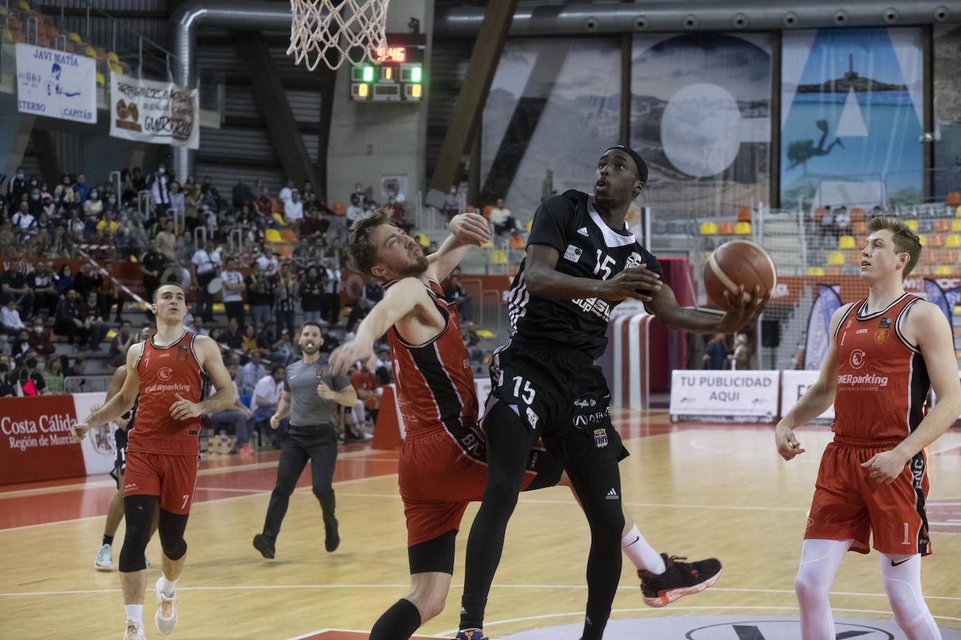 Fotos: La victoria del CB Cartagena frente al Basket Navarra, en imágenes