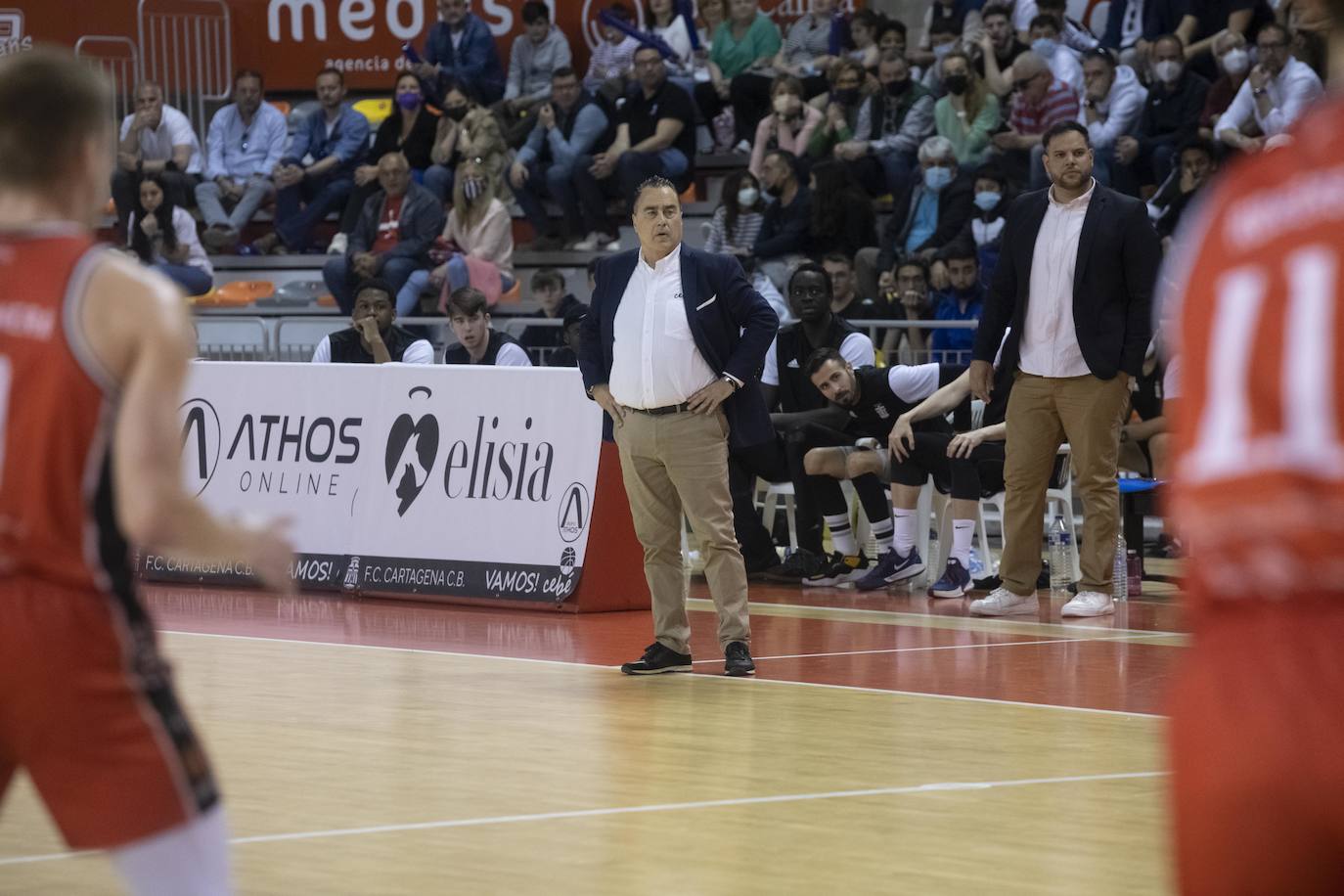 Fotos: La victoria del CB Cartagena frente al Basket Navarra, en imágenes