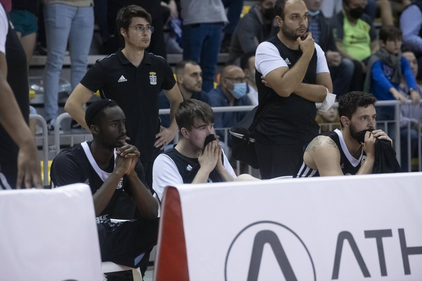 Fotos: La victoria del CB Cartagena frente al Basket Navarra, en imágenes